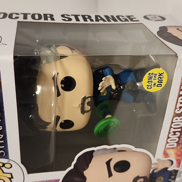 Funko Pop! Vinyl: Marvel - Doctor Strange, Glows In The Dark - Picture 9 of 16